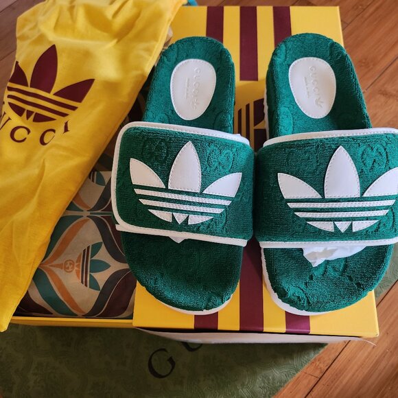 🐝 Adidas Gucci collab Slides *New in Box" I Have 2 Sizes.. 38 & 42 - Picture 2 of 3